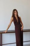 Acı Kahve Uzun Sırt Dekolteli Boyundan Bağlamalı Yırtmaçlı Elbise