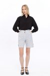 Beyaz Cepli Düğme Detaylı Ekose Şort