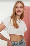 Beyaz Kesik Etek Uçlu Kısa Kollu Salaş Süper Crop Top T-Shirt