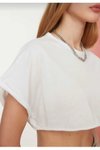Beyaz Kesik Etek Uçlu Kısa Kollu Salaş Süper Crop Top T-Shirt