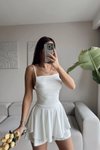 Beyaz Mini Sırt Dekolte Askılı Şortlu Elbise