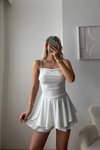 Beyaz Mini Sırt Dekolte Askılı Şortlu Elbise