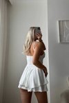 Beyaz Mini Sırt Dekolte Askılı Şortlu Elbise
