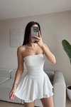 Beyaz Mini Straplez Eteği Volanlı Şortlu Elbise