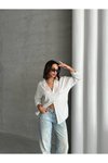 Beyaz Modal Çizgili Oversize Gömlek