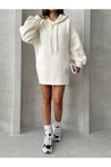 Beyaz Oversize Uzun Kapüşonlu Sweatshirt