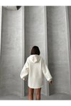 Beyaz Oversize Uzun Kapüşonlu Sweatshirt