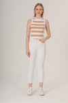 Beyaz Vizon Çizgili Crop Triko