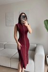 Bordo Midi Dik Yaka Biye Detaylı Yırtmaçlı Elbise