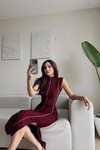 Bordo Midi Dik Yaka Biye Detaylı Yırtmaçlı Elbise