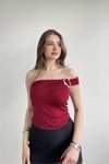 Bordo Sandy Kumaş Omuz Aksesuar Detaylı Crop Bluz