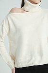 Ekru Omuz Detay Boğazlı Oversize Kazak