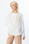 Ekru Önü Düğmeli İşlemeli Keten Bluz