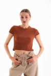 Kahverengi Likralı Kısa Kol Crop Bluz