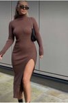 Kahverengi Midi Yarım Balıkçı Yaka Tek Bacak Yırtmaçlı Uzun Kollu Bodycon Elbise