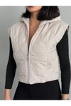 Krem Cepli Kapitone Kapüşonlu Crop Yelek