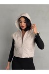 Krem Cepli Kapitone Kapüşonlu Crop Yelek