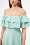 Mint Yeşili Uzun Düşük Omuz Çift Kat Fırfır Detay Carmen Yaka Kloş Abiye Elbise