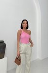 Pembe Tek Omuz Aksesuar Detaylı Crop Bluz