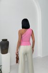 Pembe Tek Omuz Aksesuar Detaylı Crop Bluz