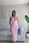 Pembe Uzun Boyundan Bağlamalı Gofre Kumaş Arkası Yırtmaçlı Elbise