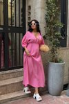 Pembe Uzun Müslin Keten Dokulu Beli Büzgülü Bağlamalı V Yaka Elbise
