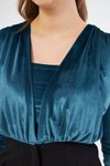 Petrol Kadife Büzgü Detay Uzun Kol Esnek Kumaş Çıtçıtlı Body