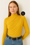 Sarı Büzgü Detaylı Yarım Balıkçı Yaka Bluz