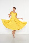 Sarı Midi Ayarlanabilir Askılı Yaka Fırfır Detay Dokuma Kumaş Pileli Kloş Abiye Elbise