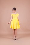 Sarı Mini Askılı Düşük Omuz Detay Pileli Abiye Elbise