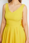 Sarı Mini Askılı Sırtı Fiyonklu Süs Düğmeli V Yaka Pileli Kloş Abiye Elbise