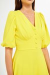 Sarı Uzun Balon Kol V Yaka Korsaj Kemer Detay Süs Düğmeli Göğüs Pileli Dokuma Dökümlü Kumaş Abiye Elbise