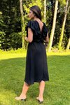 Siyah Midi Yaka Ve Kolları Fırfırlı Bağlama Detaylı Ayrobin Elbise