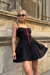 Siyah Mini Askılı Vanessa Dantel İşleme Elbise