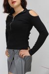 Siyah Omuzları Açık Fermuarlı Kaşkorse Body Bluz