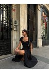 Siyah Uzun Düğme Detaylı Puff Kol Yırtmaçlı Elbise