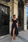 Siyah Uzun Düğme Detaylı Puff Kol Yırtmaçlı Elbise