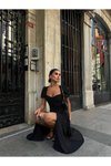 Siyah Uzun Düğme Detaylı Puff Kol Yırtmaçlı Elbise
