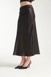 Siyah Uzun Saten Kumaş Etek