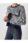 Siyah Zebra Desenli Standart Beden Kazak