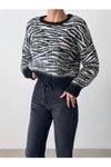 Siyah Zebra Desenli Standart Beden Kazak