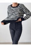 Siyah Zebra Desenli Standart Beden Kazak