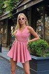 Toz Pembe Mini Sırt Dekolteli Sıfır Kol Şortlu Elbise