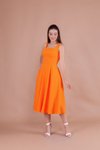 Turuncu Midi Askılı Kare Yaka Elbise