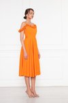 Turuncu Midi Ayarlanabilir Askılı Yaka Fırfır Detay Dokuma Kumaş Pileli Kloş Abiye Elbise