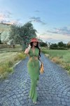 Yeşil Önden Bağlamalı Crop Asimetrik Yırtmaçlı Etek İkili Takım