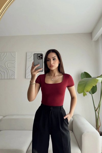 Bordo Kare Yaka Kısa Kollu Basic Bodysuit