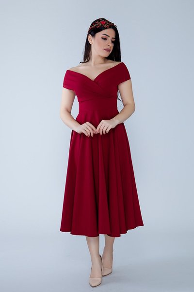 Bordo Midi Kayık Yaka Kloş Dokuma Dökümlü Kumaş Abiye Elbise