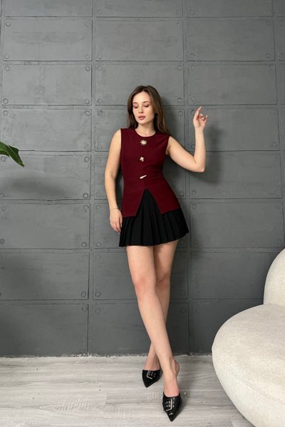 Bordo Önü Aksesuarlı Yelek Bluz