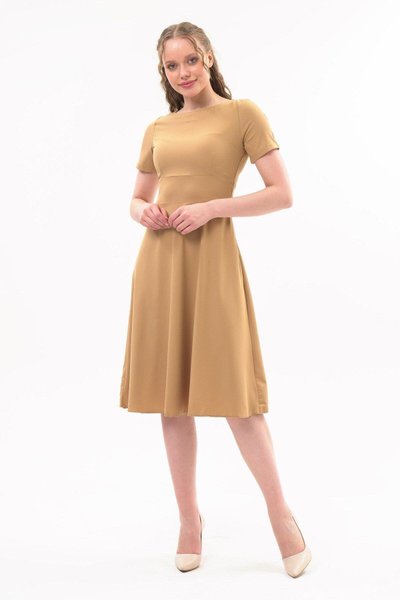 فستان كريب بياقة دائرية ميدي لون الجمل